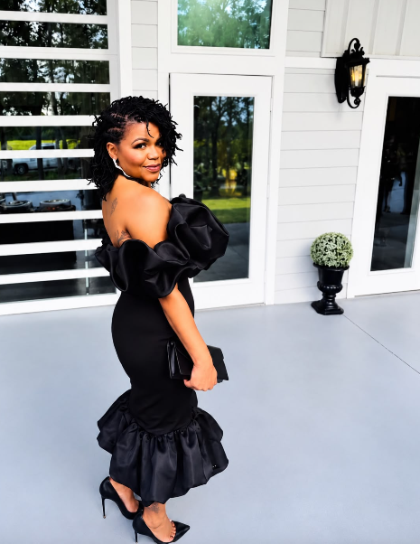 Kenya Betterson, bridesmaid